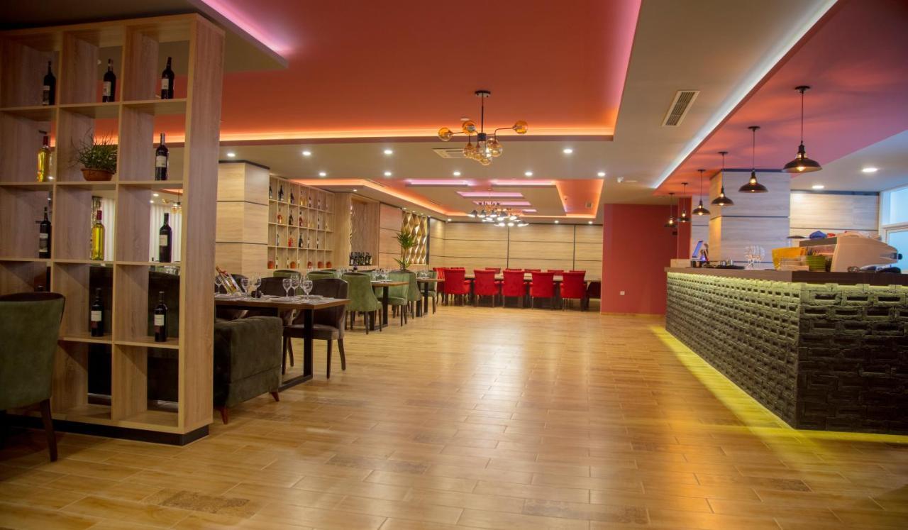 Hotel Sonoma Kosovo Polje Bagian luar foto