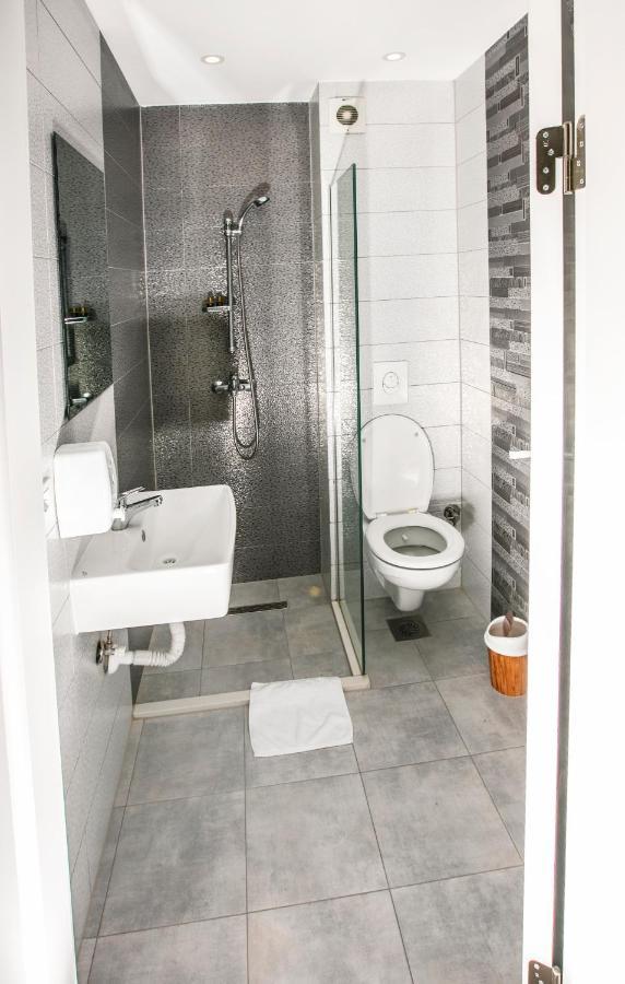 Hotel Sonoma Kosovo Polje Bagian luar foto