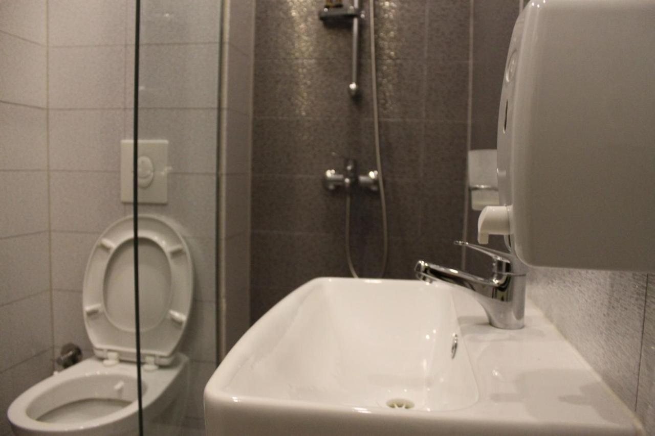 Hotel Sonoma Kosovo Polje Bagian luar foto